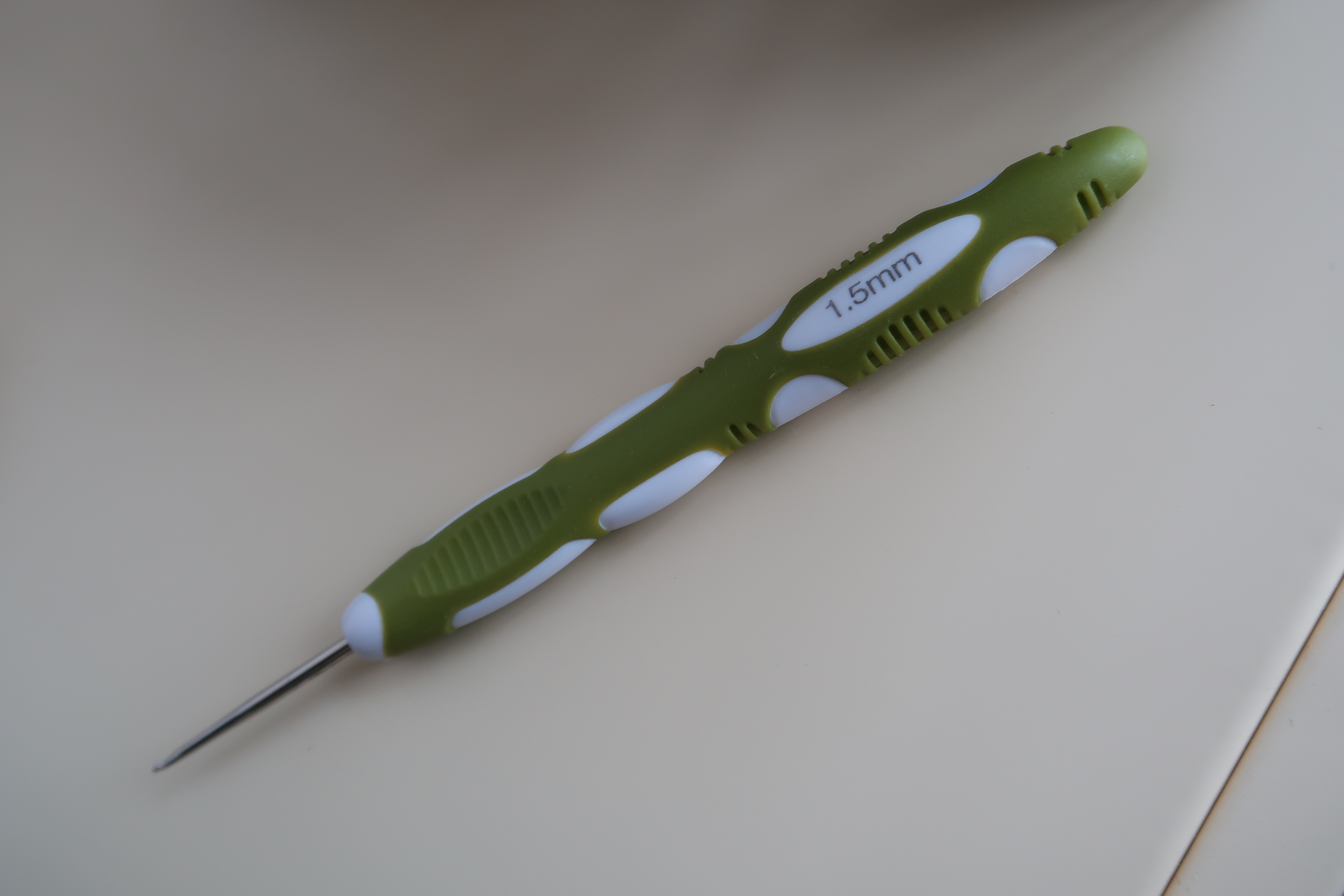 Aguja crochet ergonomica 1.5mm